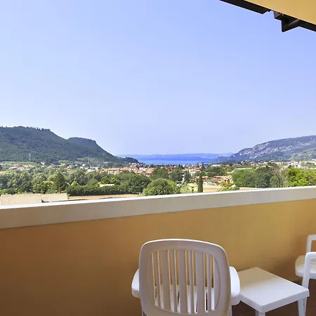 Aparthotel Poiano Garda Resort Appartamenti 3*