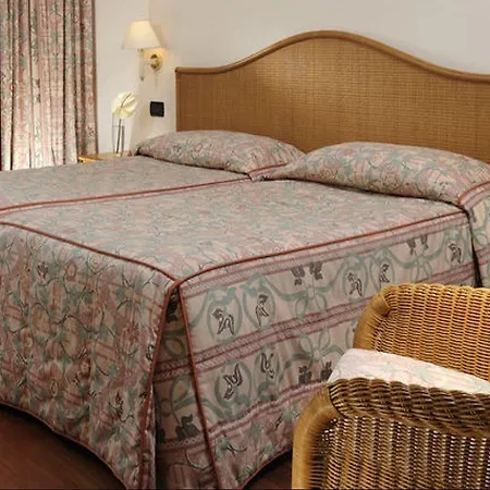 Aparthotel Poiano Garda Resort Appartamenti 3*